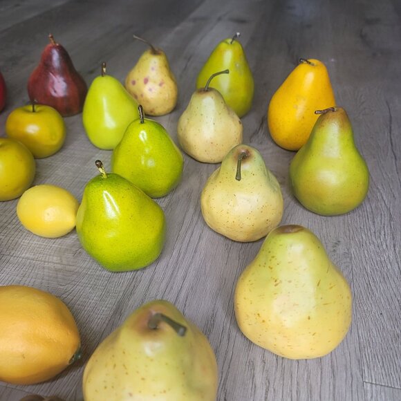 Large Assortment Of Artificial Fruits Including Apples Pears Lemons & Grapes - Picture 8 of 16